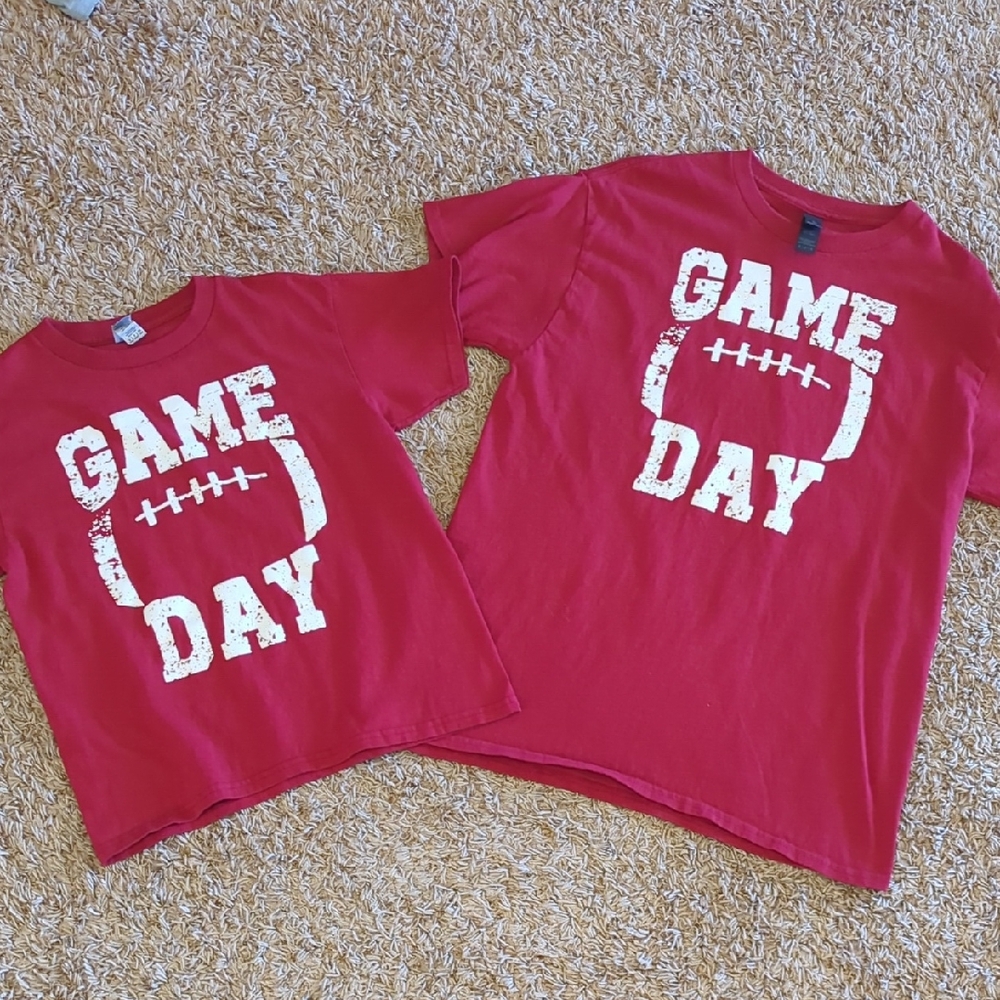 Game Day 🏈 Mommy & Me Burgundy Tee Shirts! ❤️